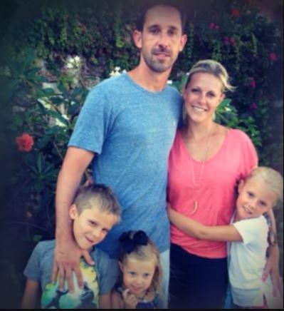 Carter Shanahan with his parents Kyle Shanahan and Mandy Shanahan and siblings Stella Shanahan and Lexi Shanahan